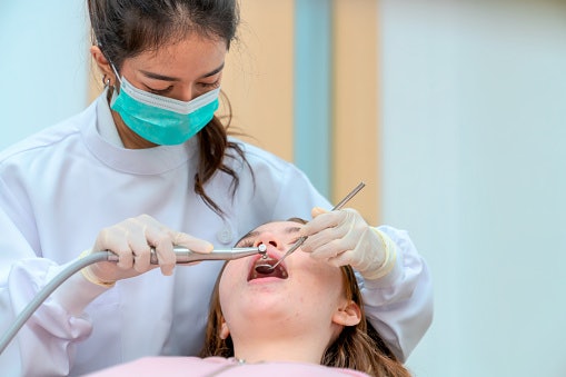 ทำฟันเด็ก ที่ไหนดี ปี 2023 หมอฟันใจดี บรรยากาศเป็นกันเอง | Mybest