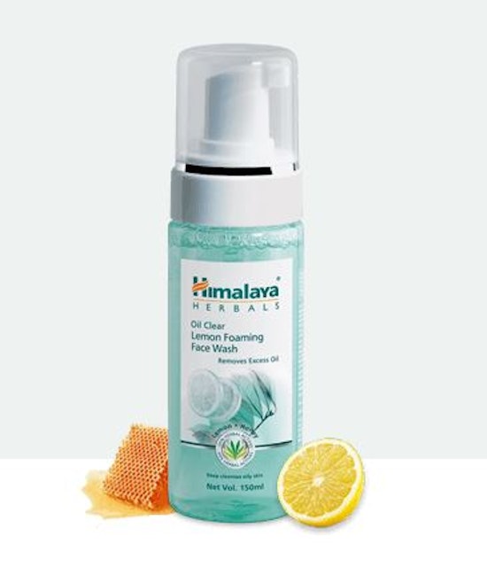 Himalaya Oil Clear Lemon Foaming Face Wash 1