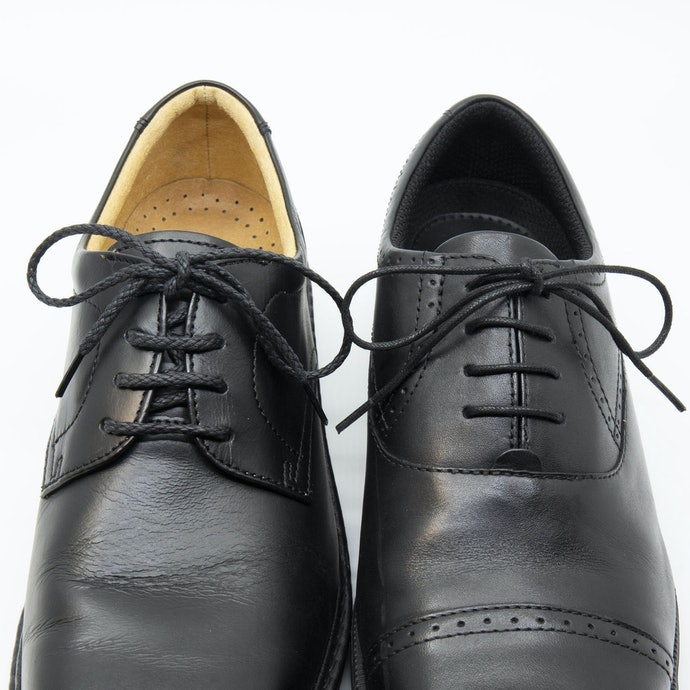 เลือกรองเท้าคัทชูผู้ชายจากการวีธีการดีไซน์ระบบเชือกผูกรองเท้า