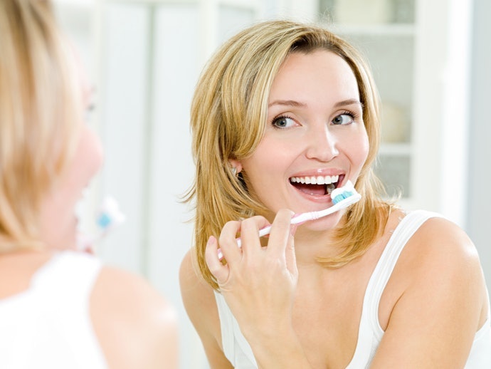 เลือกยาสีฟันลดอาการเสียวฟันที่ช่วยป้องกันโรคเหงือกอักเสบ