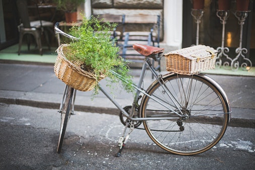 เลือกจักรยานแม่บ้านที่มีตะกร้าจุของได้เยอะ