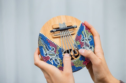 ประวัติคาลิมบา (Kalimba) เครื่องดนตรีสุดฮิตจากแอฟริกา